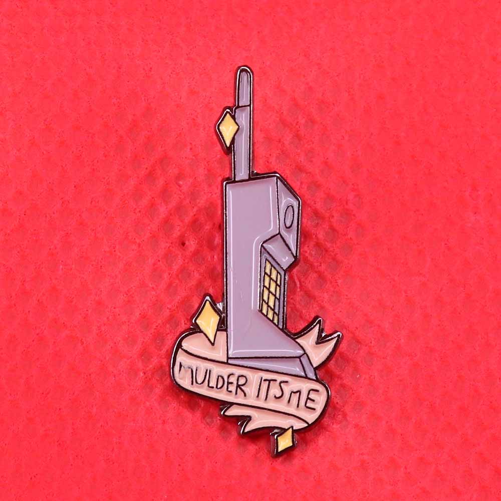 Women'S Fashion From The 90S - Mulder it's me enamel pin vintage