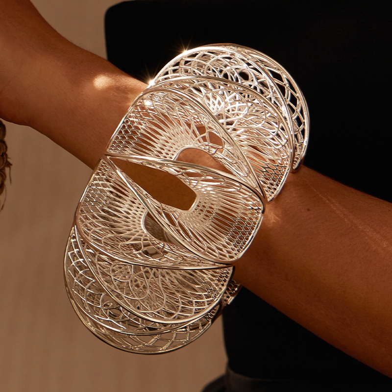 VAROLE Luxury Petal Bangle For - Women'S Fashion Website 리뷰 및 가격